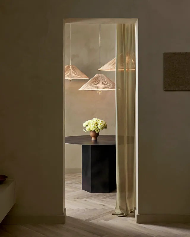 Epic Dining Table - Round Dining Tables Gubi 