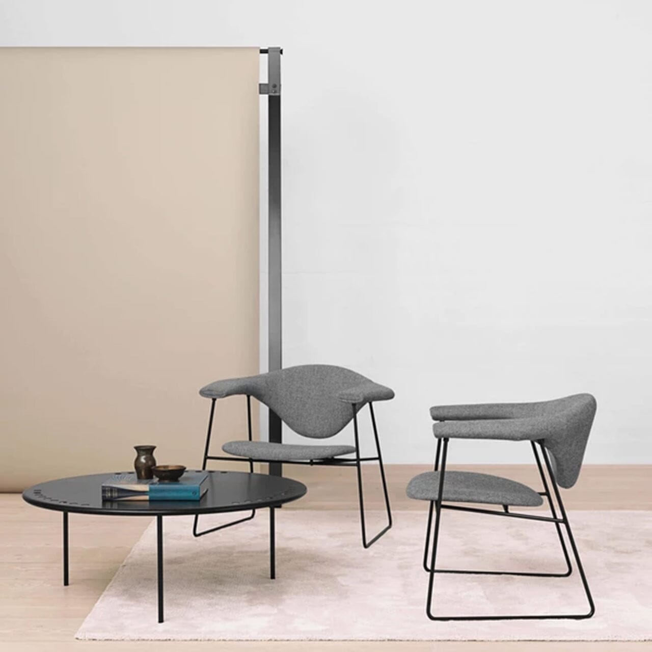 Masculo Lounge Chair - Sledge Base lounge chair Gubi 