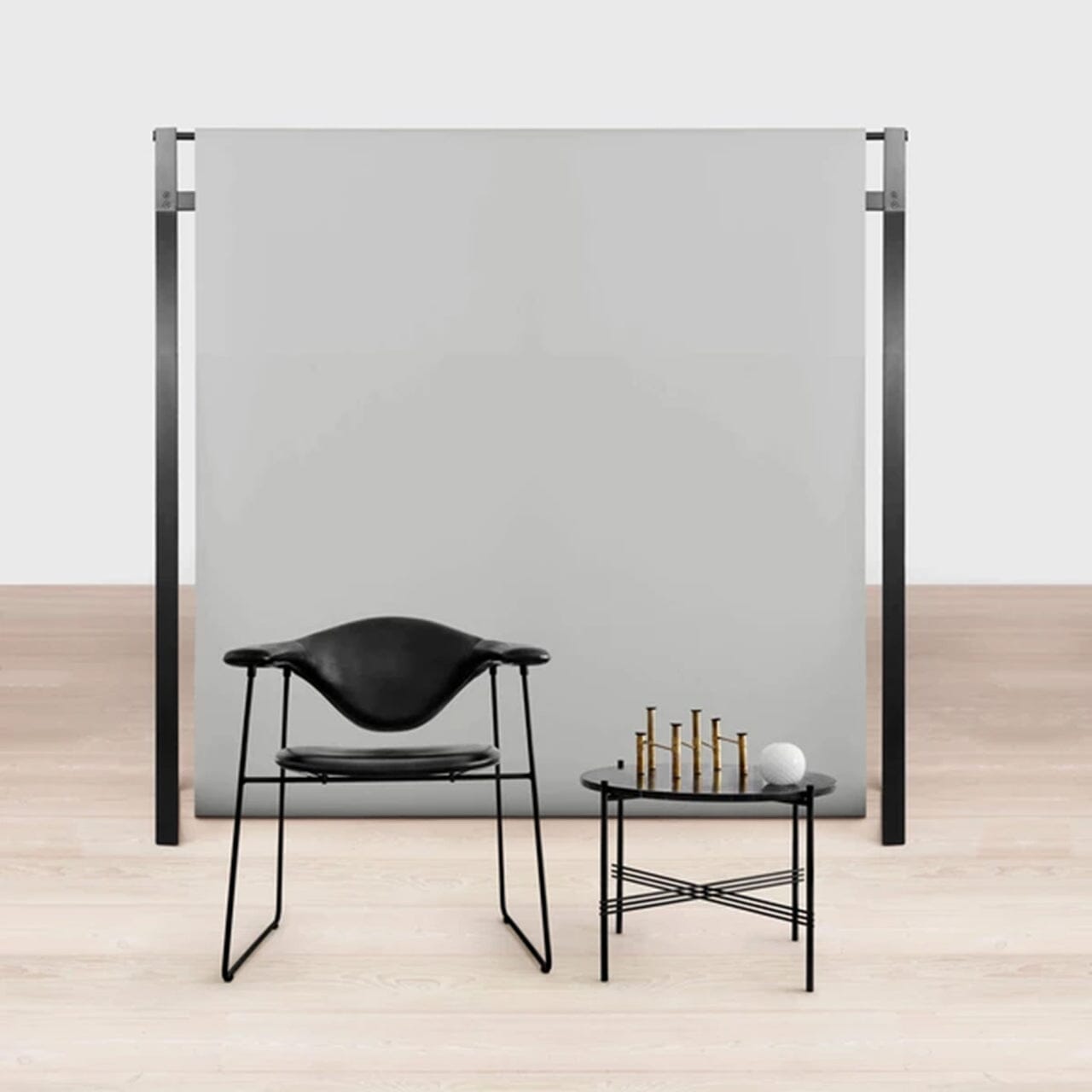 Masculo Lounge Chair - Sledge Base lounge chair Gubi 