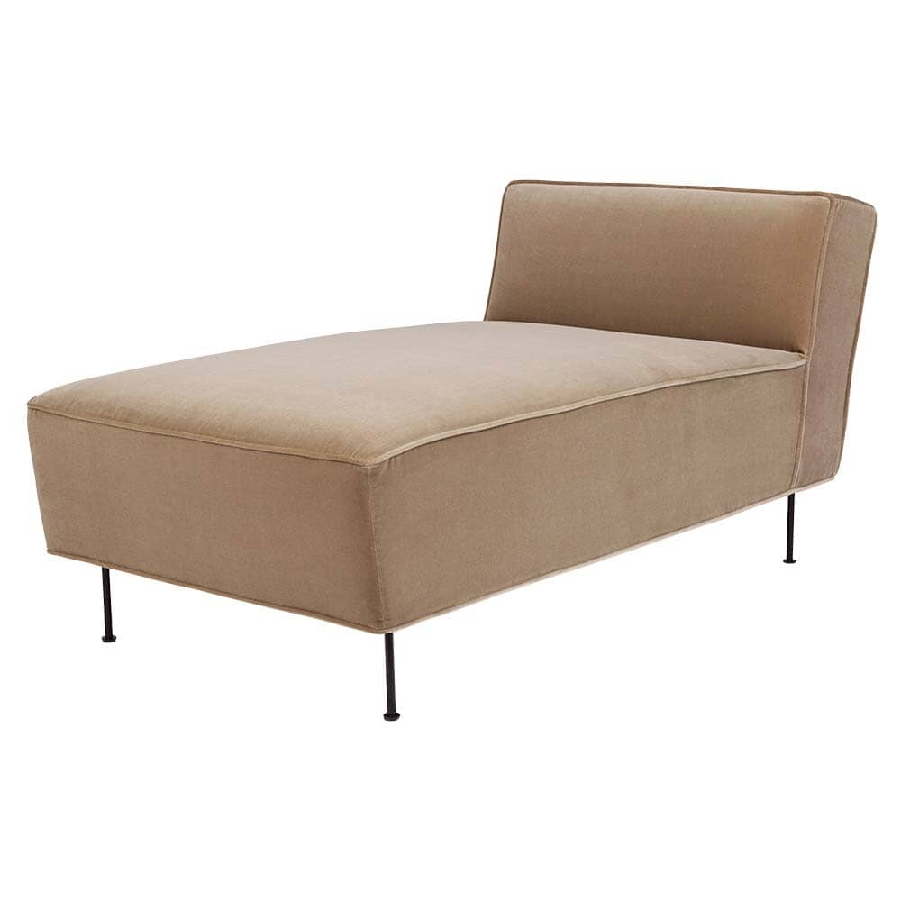 Modern Line Chaise Lounge chaise lounge Gubi 