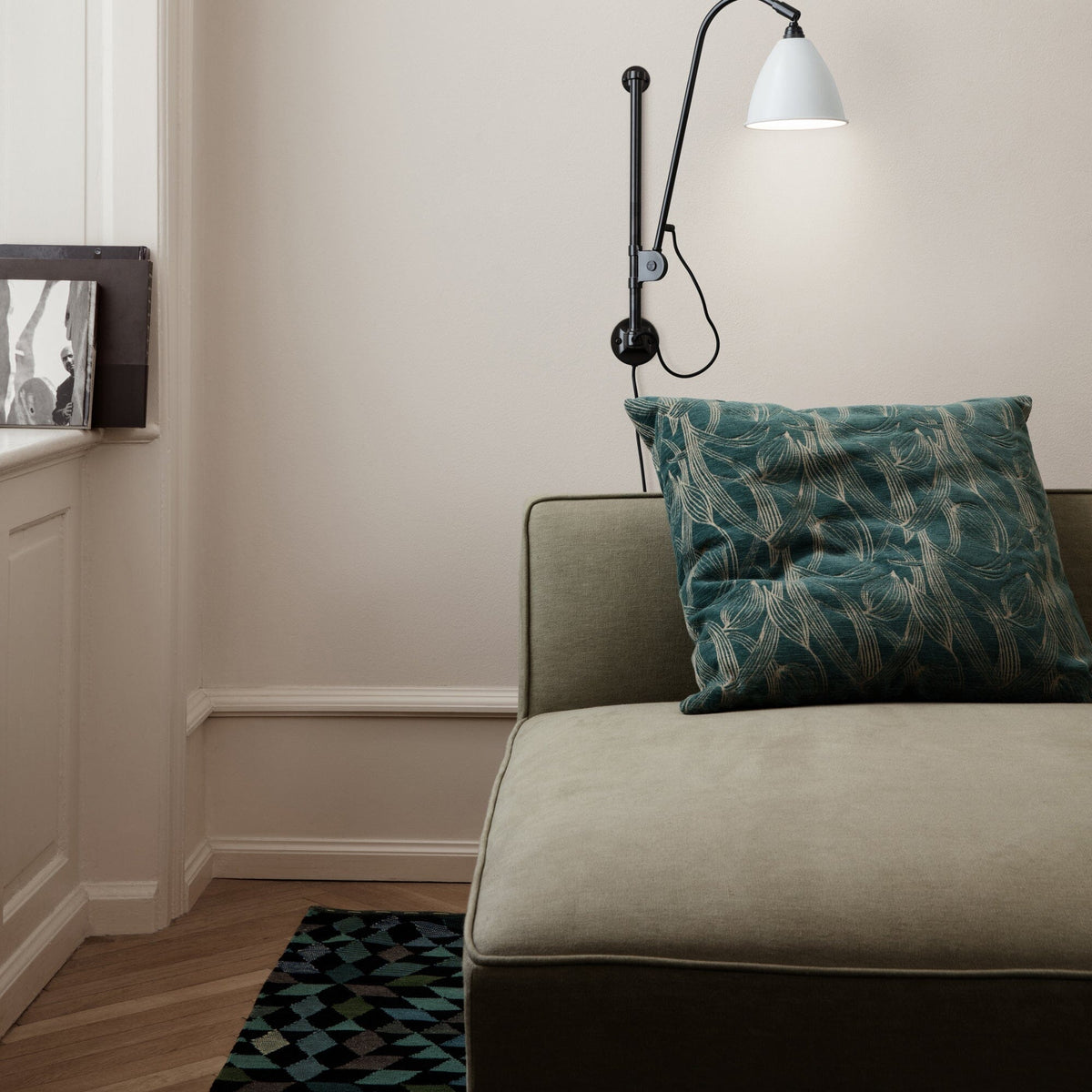 Modern Line Day Bed Lounge Sofa Gubi 