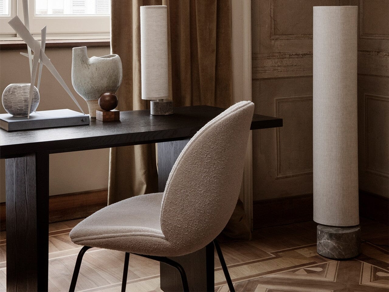 Private Desk Desk's Gubi 