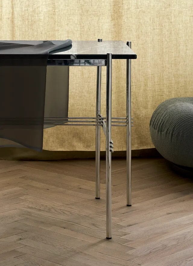 TS Desk Desk's Gubi 