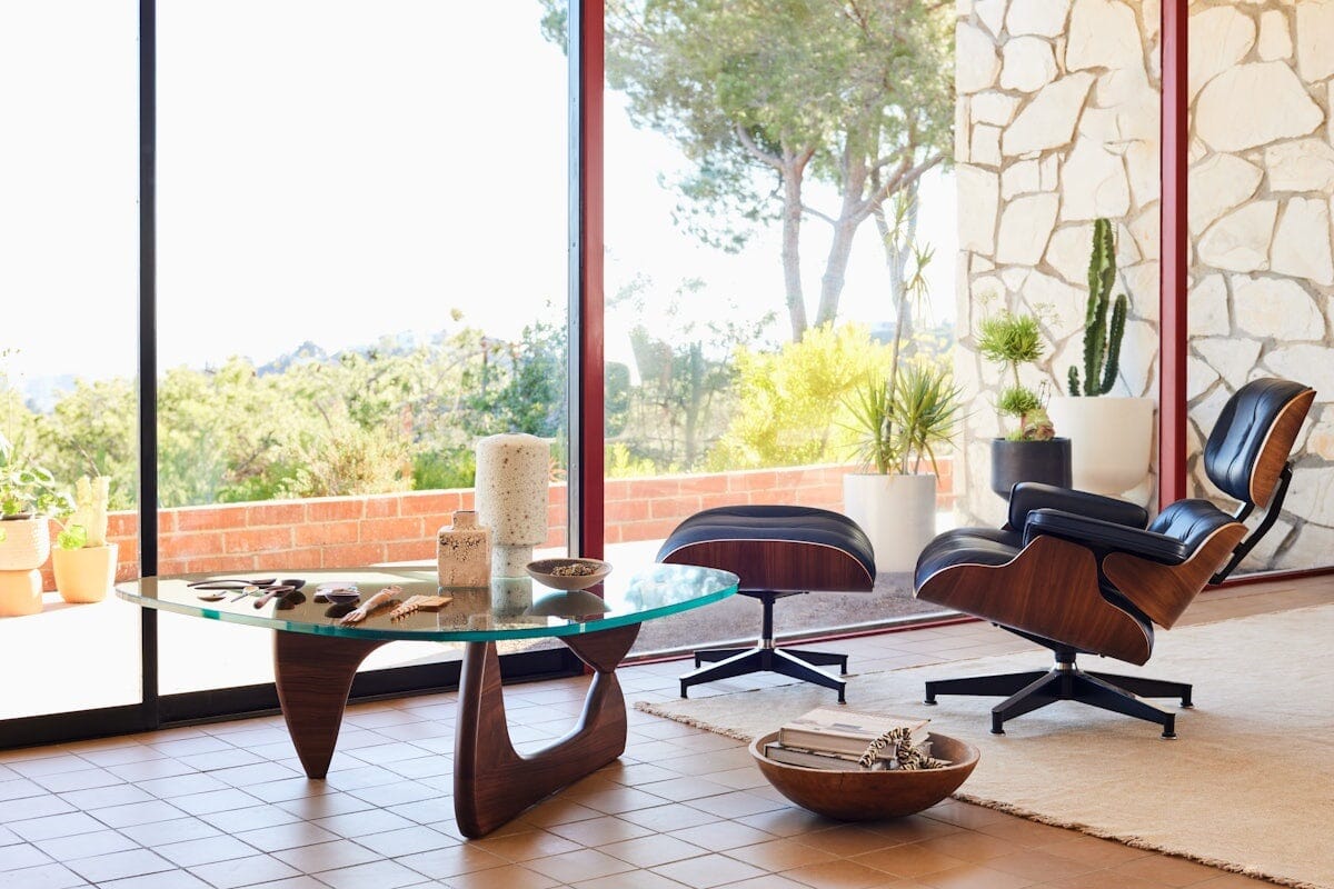 Eames Lounge Chair in White Ash lounge chair herman miller 