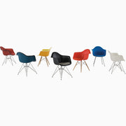 Eames Molded Plastic Upholstered Arm Chair with Wire Base Side/Dining herman miller 