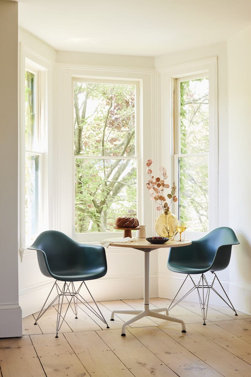 Eames Round Table with Universal Base Dining Tables herman miller 