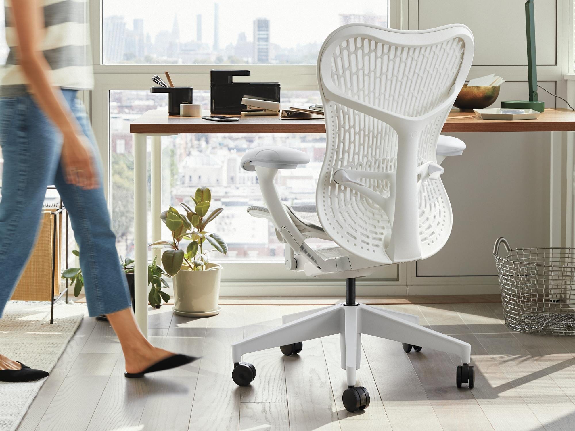 Harman Miller Mirra2チェア 2021年製 Mirra 2 Chair by herman miller — CA Modern Home