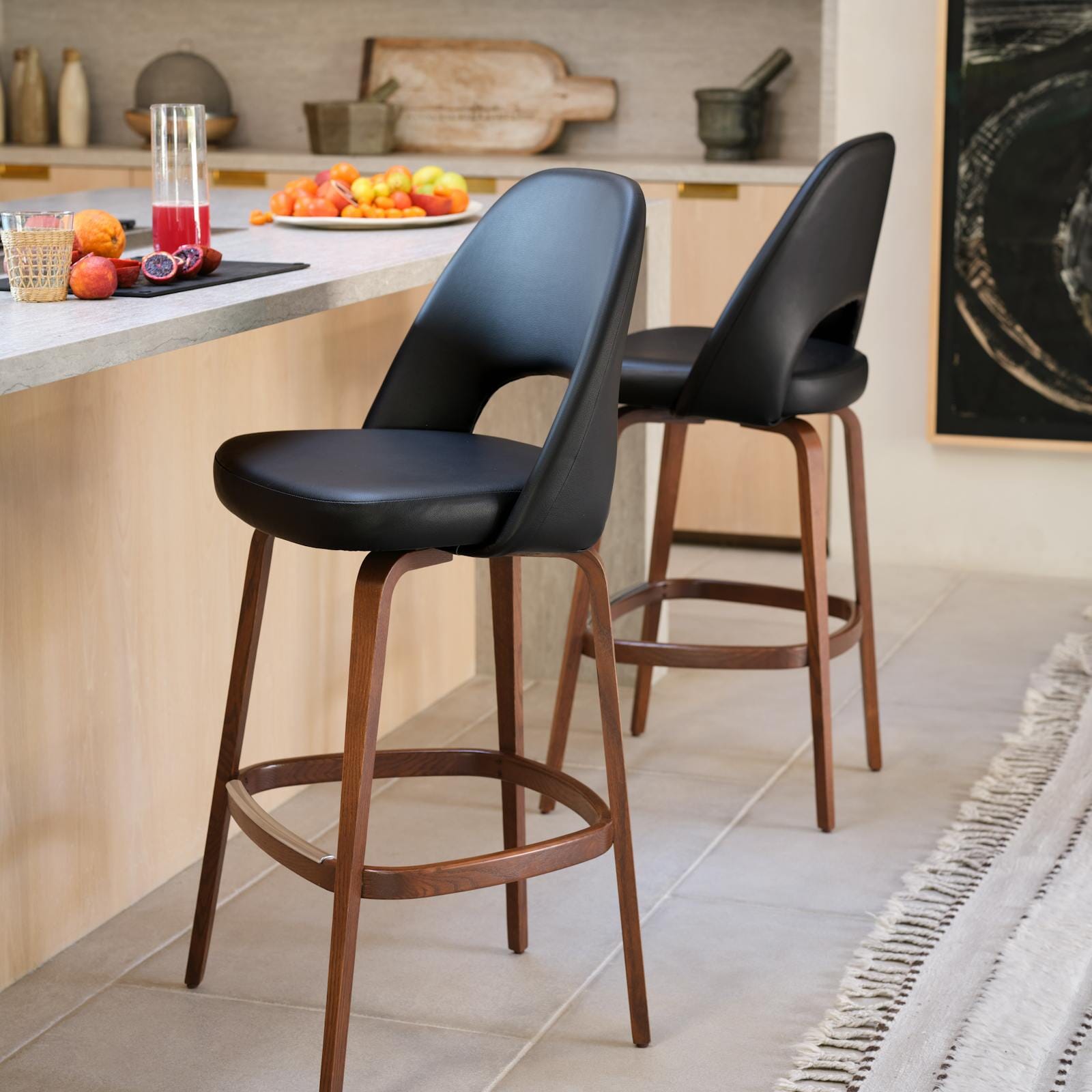 Saarinen Executive Stool Stools Knoll 