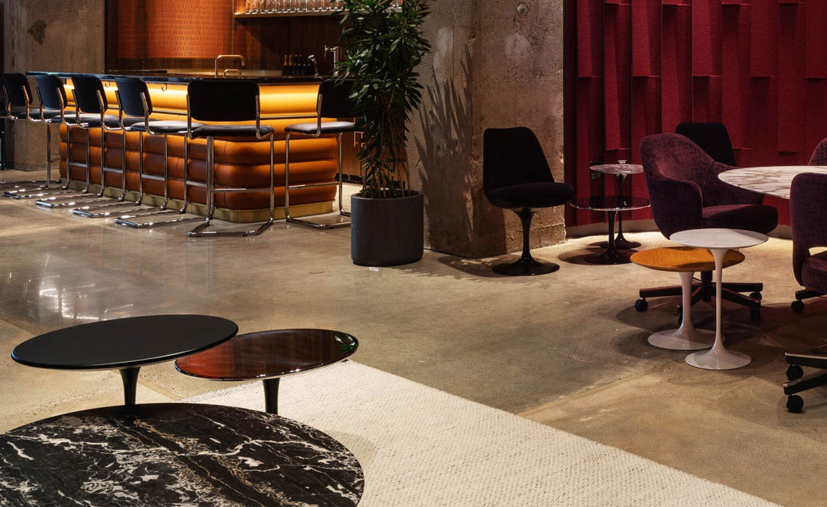 Saarinen Side Table - 22” Oval side/end table Knoll 