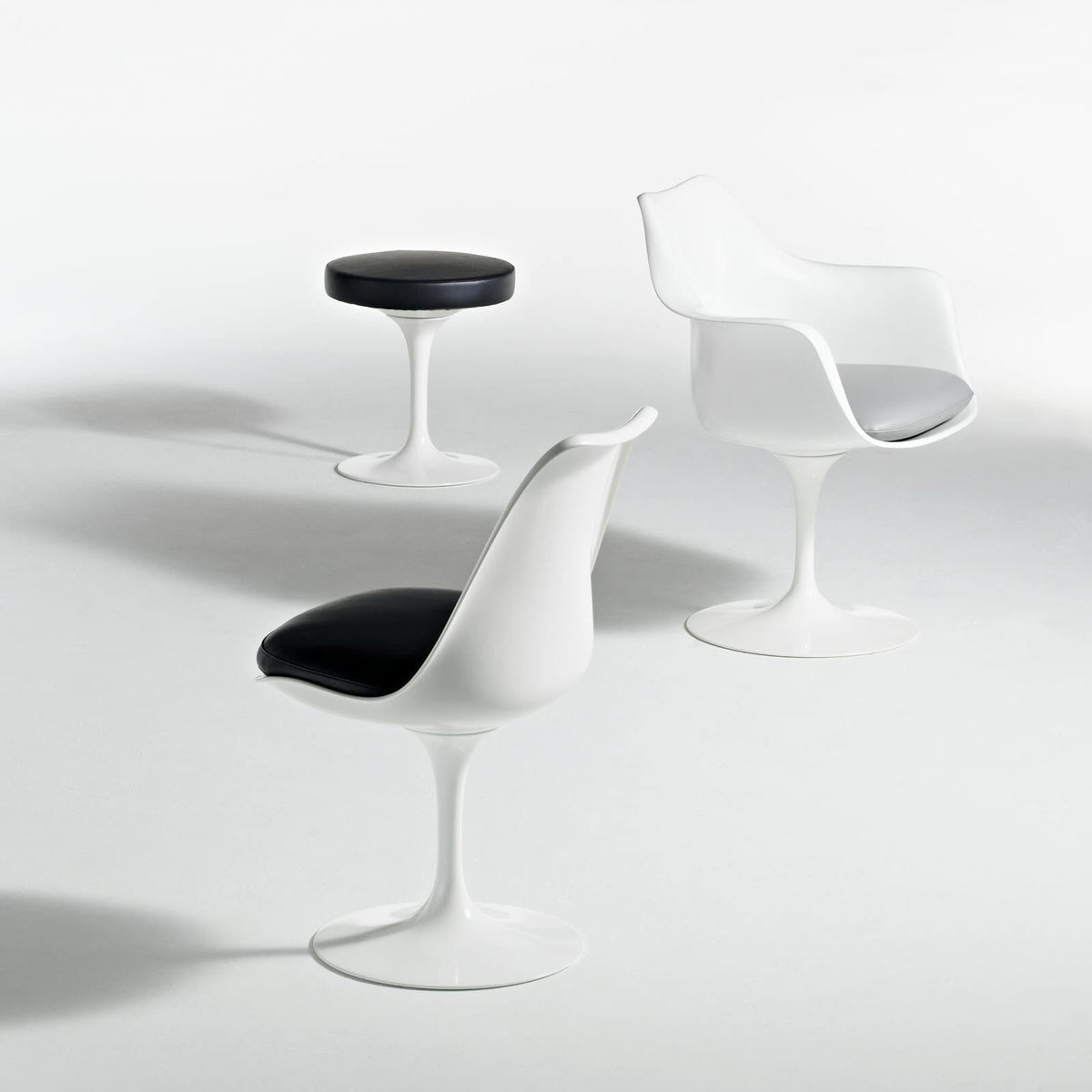 Saarinen Tulip Arm chair lounge chair Knoll 