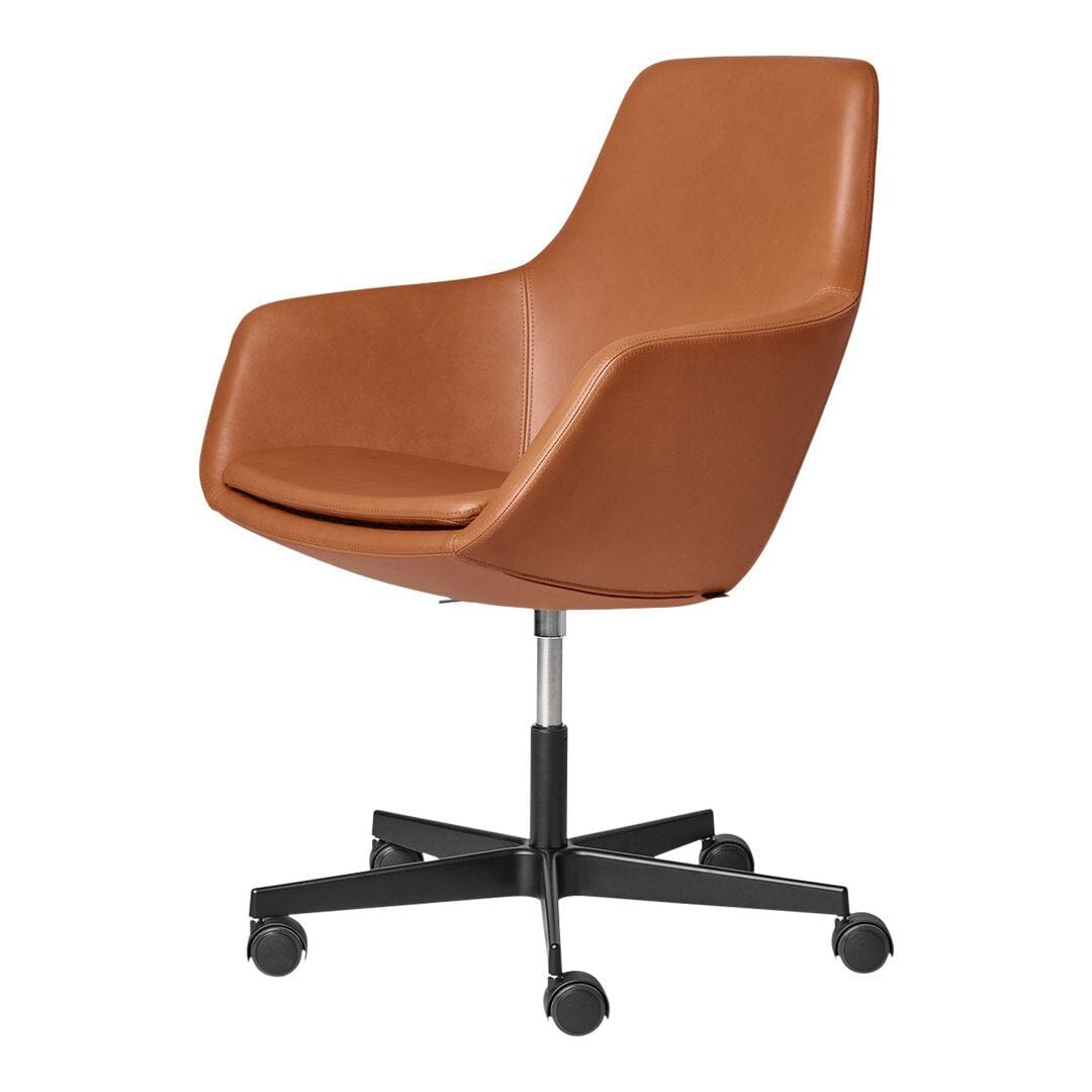 Little Giraffe Chair With 5 Star Base lounge chair Fritz Hansen 