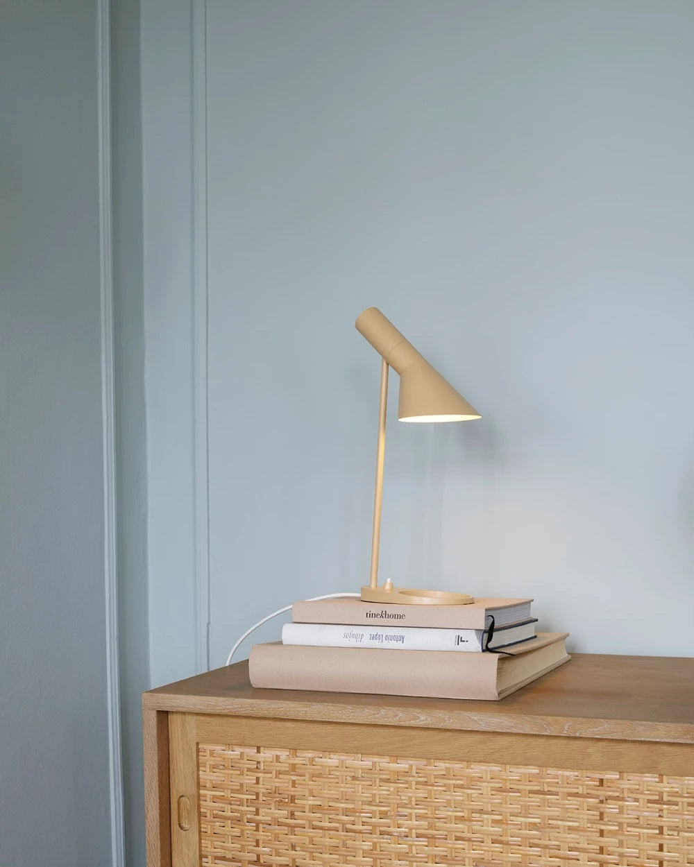 AJ Mini Table Lamp Table Lamps Louis Poulsen 