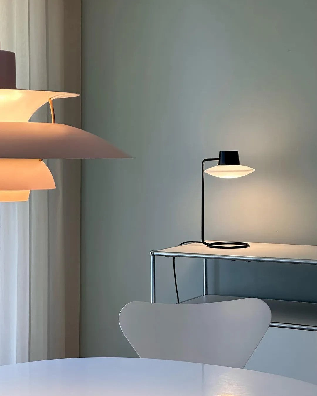 AJ Oxford Table Lamp