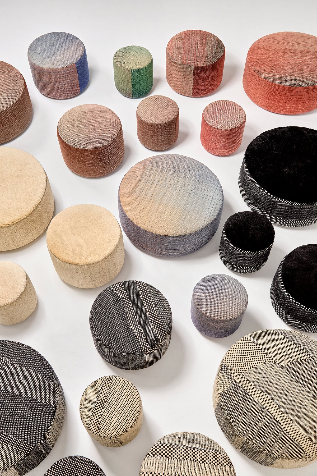 Shade Pouf L