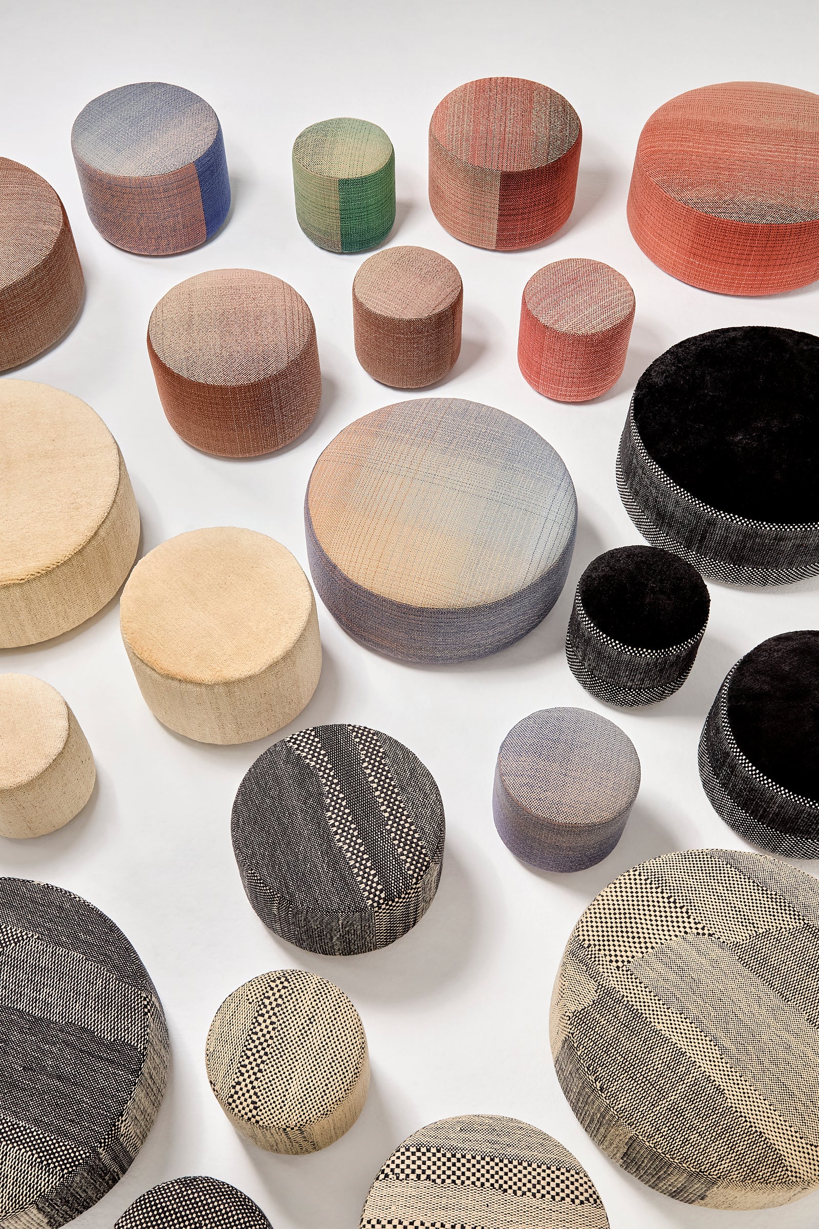 Shade Pouf L