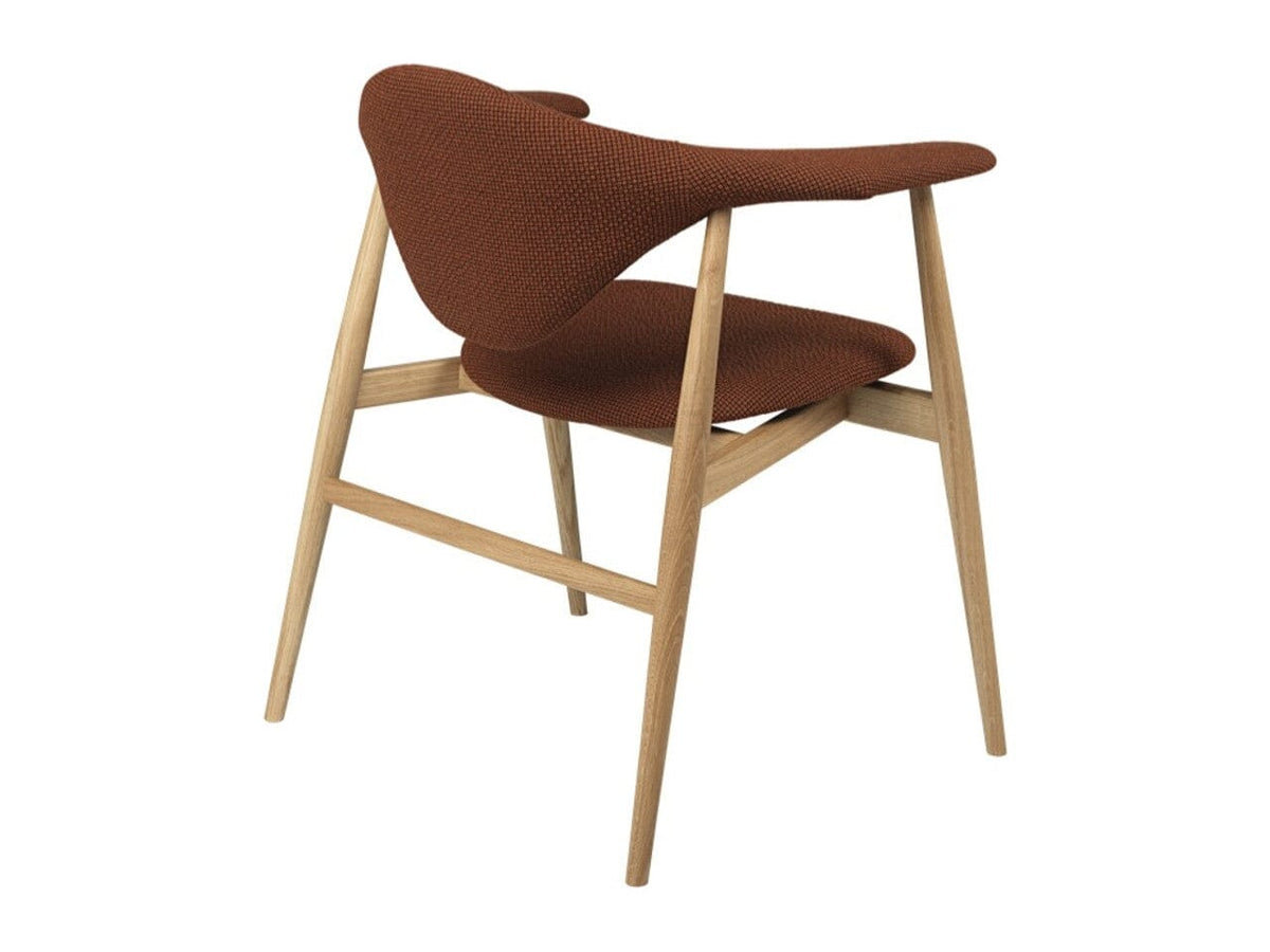 Masculo Dining Chair - Wood Base Dining Chair Gubi 