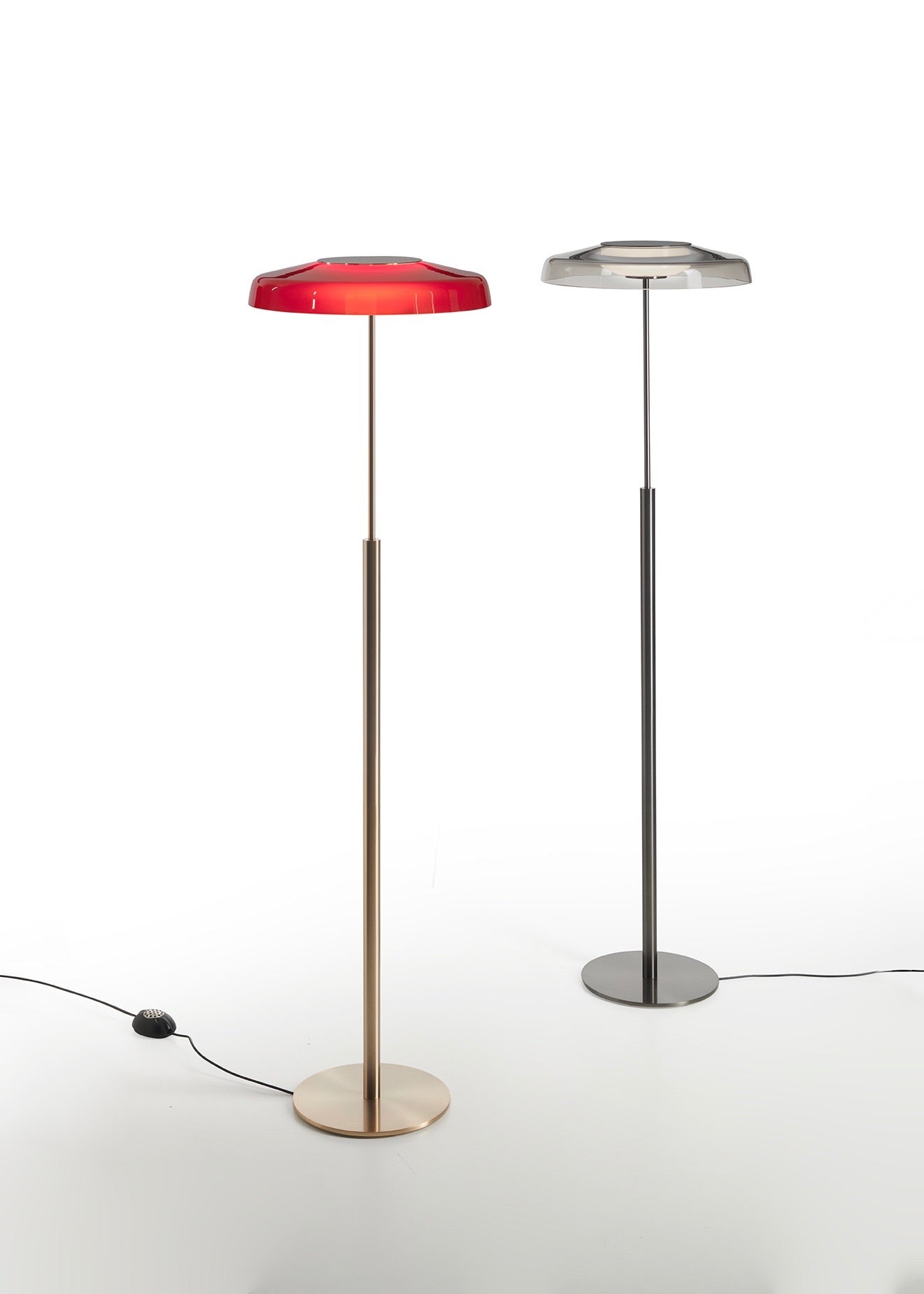 Dora Floor Lamp Floor Lamps Oluce Sand-Blasted Red 