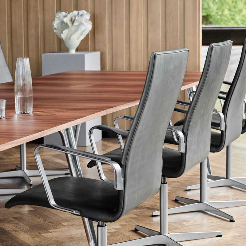 Oxford™ Medium Back Chair With 4-Star Base Dining chairs Fritz Hansen 