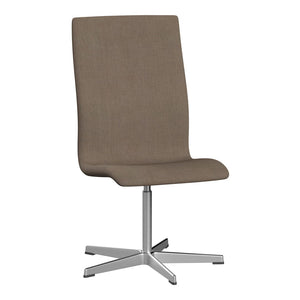 Oxford™ Medium Back Chair With 5-Star Base Dining chairs Fritz Hansen 