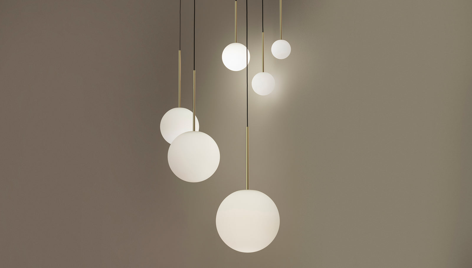 Bola Sphere Chandelier