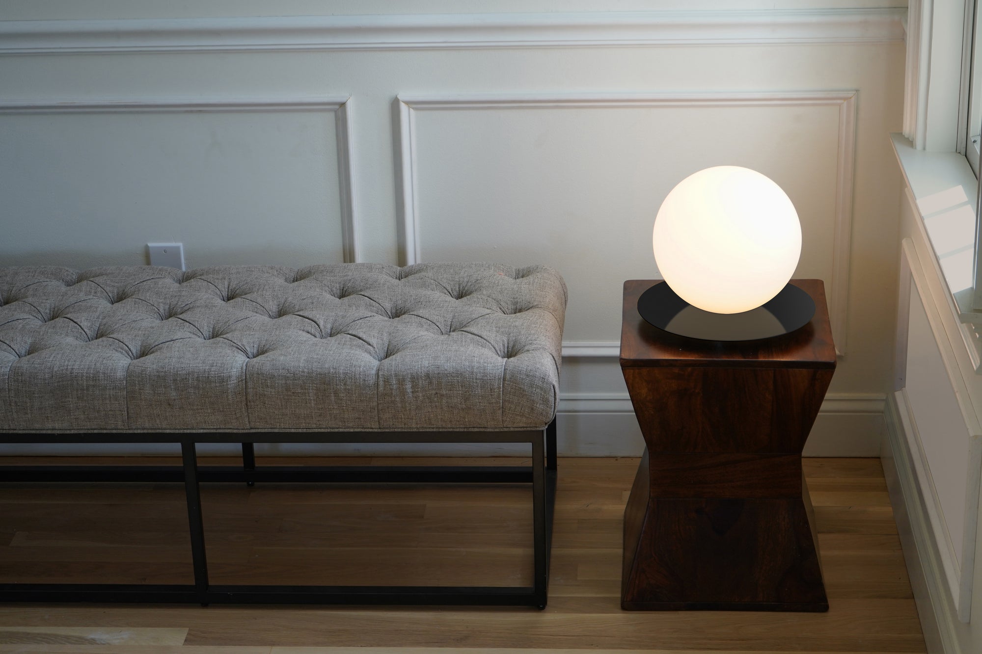 Bola Sphere Table Lamp