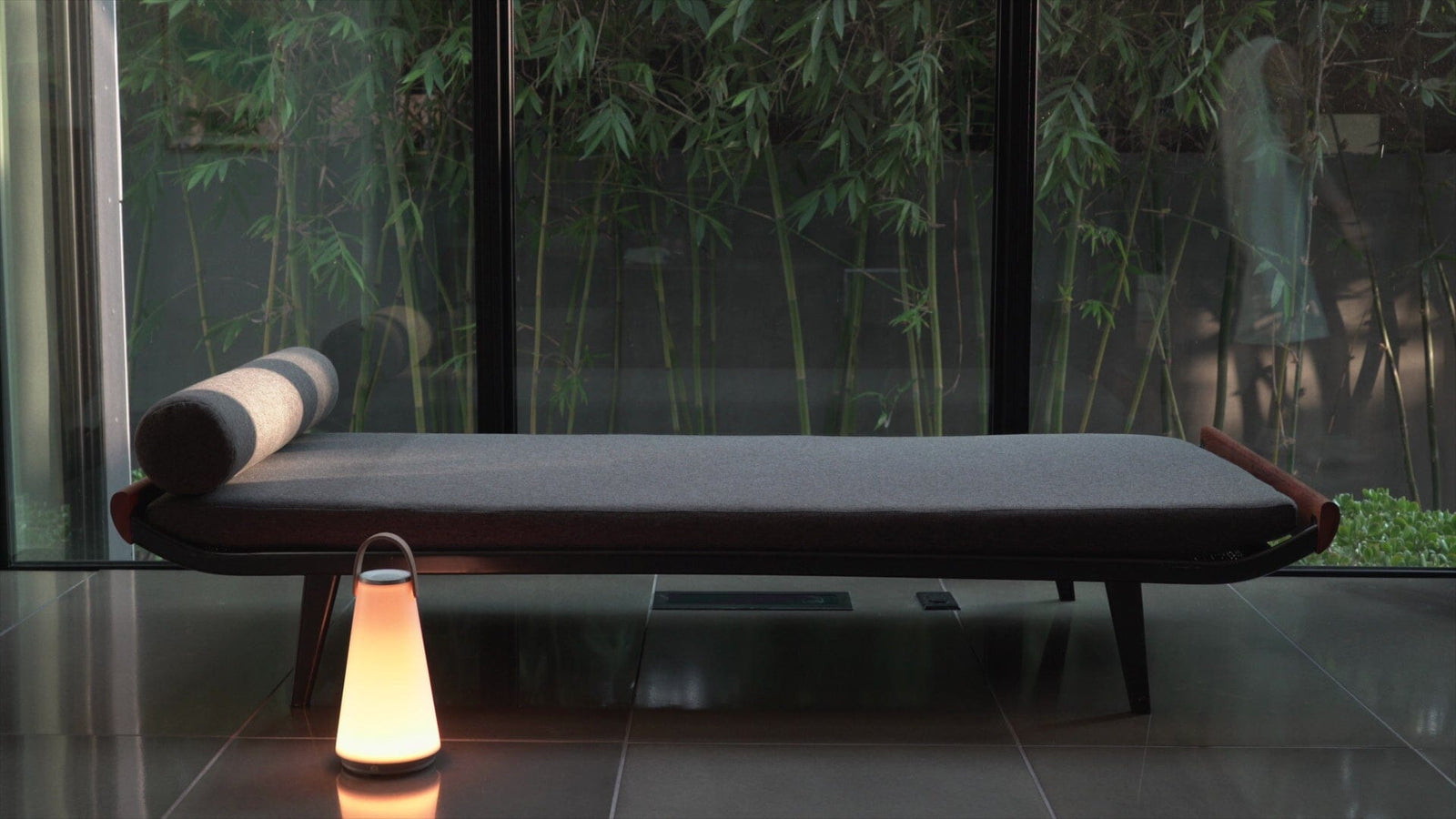 UMA LED Sound Lantern Lighting/Speaker Pablo 