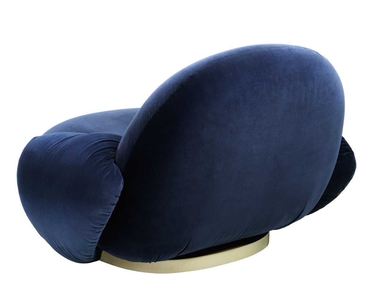 pacha lounge chair with armrest