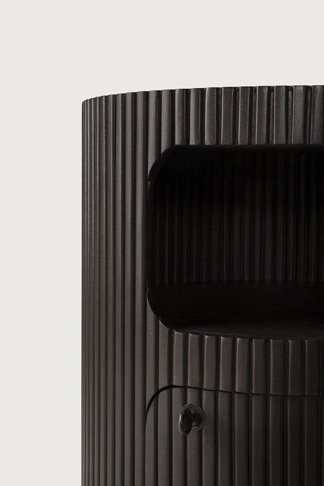 Boomerang drawer unit