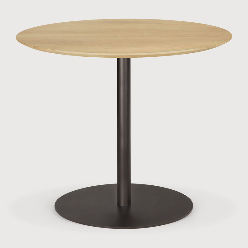 Blend dining table