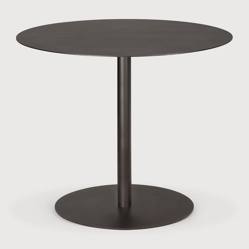 Blend dining table