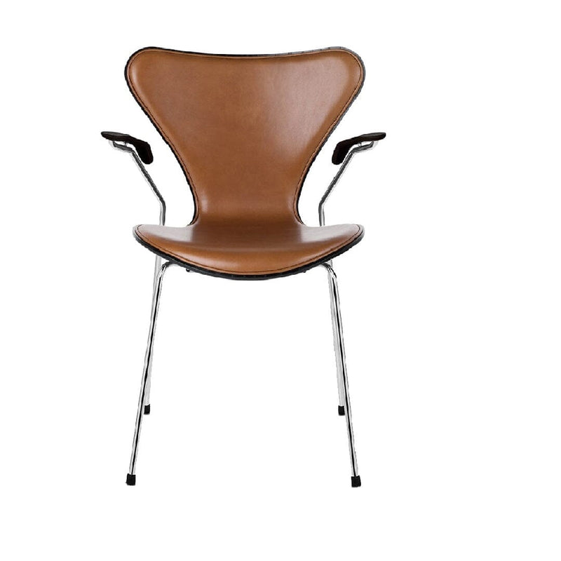 Series 7 Arm Chair Front Upholstered Dining chairs Fritz Hansen 