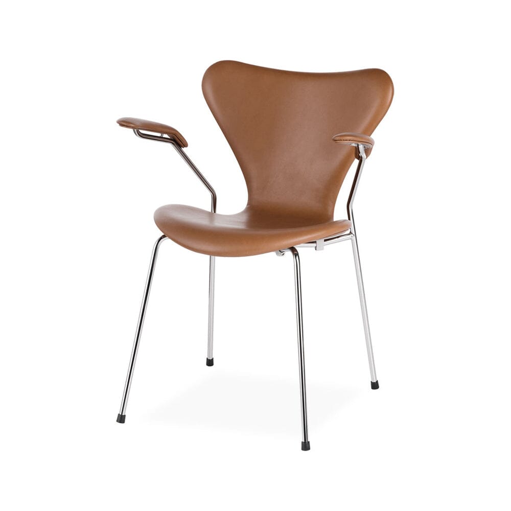 Series 7 Arm Chair Full Upholstered Dining chairs Fritz Hansen 