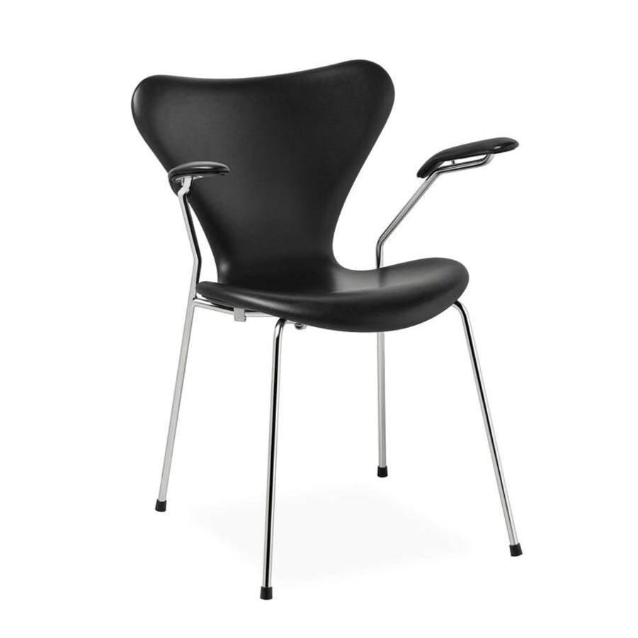 Series 7 Arm Chair Full Upholstered Dining chairs Fritz Hansen 