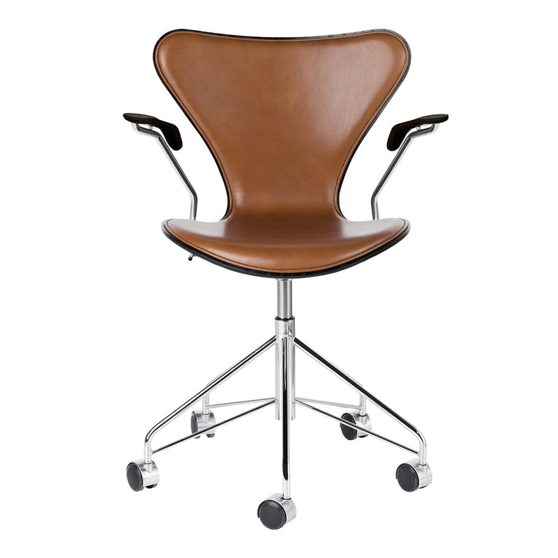 Series 7 Swivel Arm Chair Front Upholstered Dining chairs Fritz Hansen 