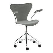 Series 7 Swivel Arm Chair Full Upholstered Dining chairs Fritz Hansen 