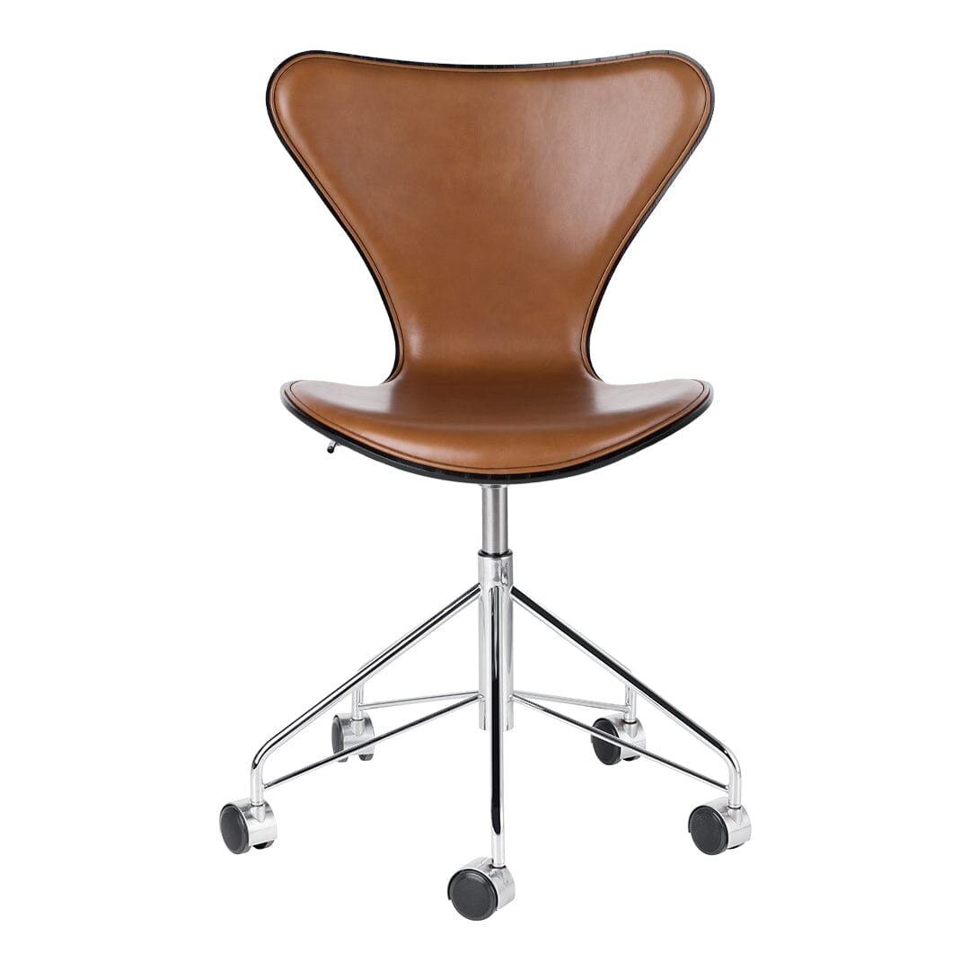 Series 7 Swivel Side Chair Front Upholstered Chairs Fritz Hansen 