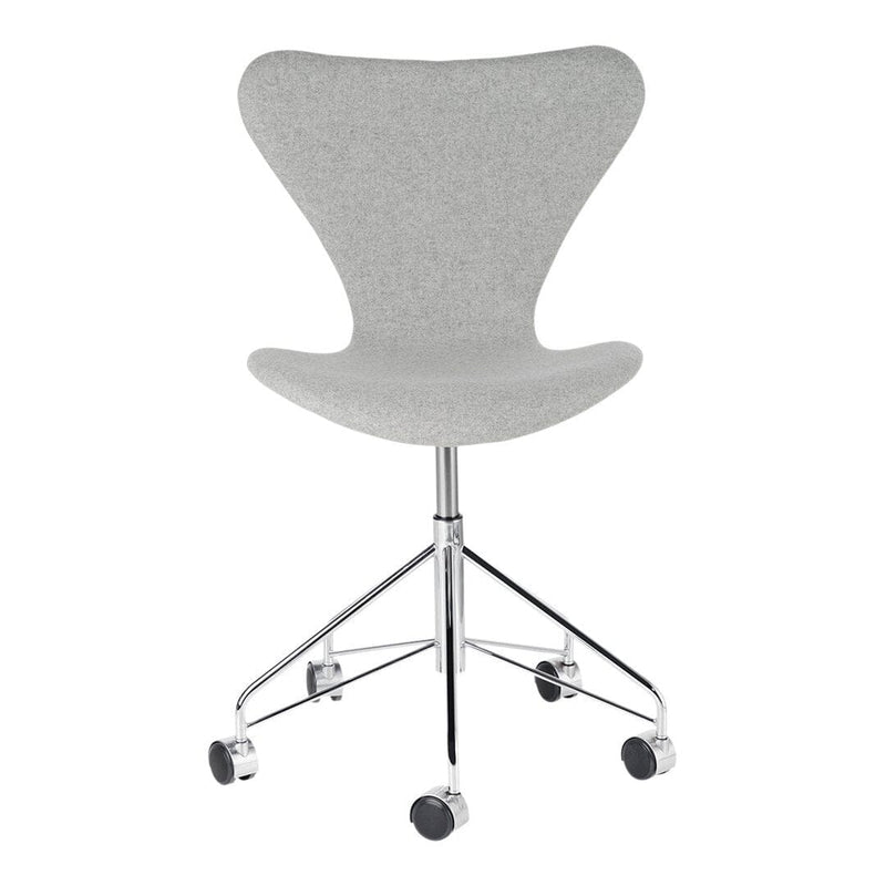Series 7 Swivel Side Chair Full Upholstered Chairs Fritz Hansen 
