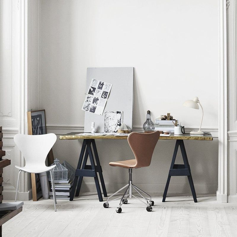 Series 7 Swivel Side Chair Full Upholstered Chairs Fritz Hansen 