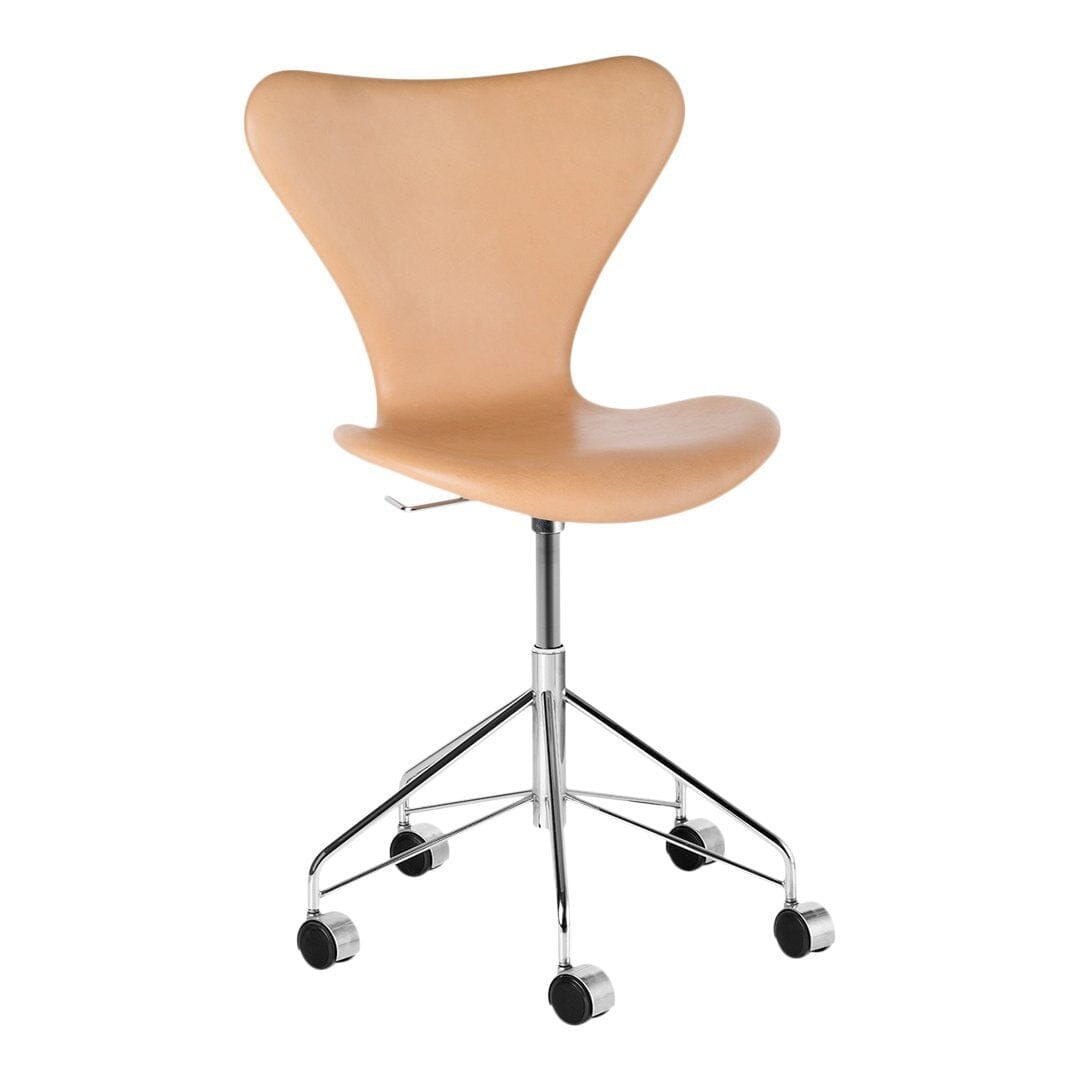Series 7 Swivel Side Chair Full Upholstered Chairs Fritz Hansen 