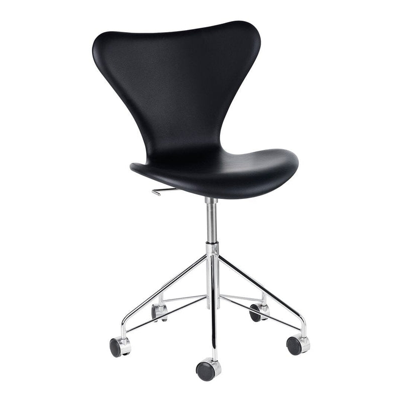 Series 7 Swivel Side Chair Full Upholstered Chairs Fritz Hansen 