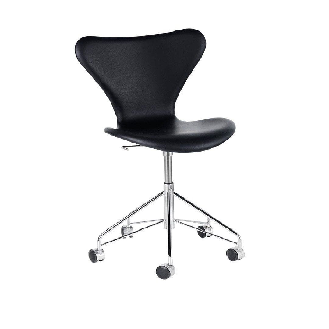 Series 7 Swivel Side Chair Full Upholstered Chairs Fritz Hansen 