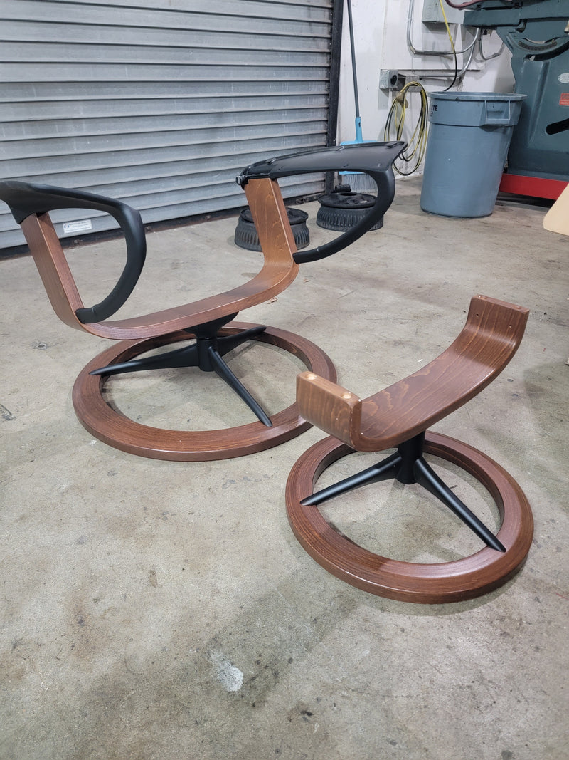 Stressless Sign Base (M) chair w/first Black - Black Wood Color *** MOVING SALE ***