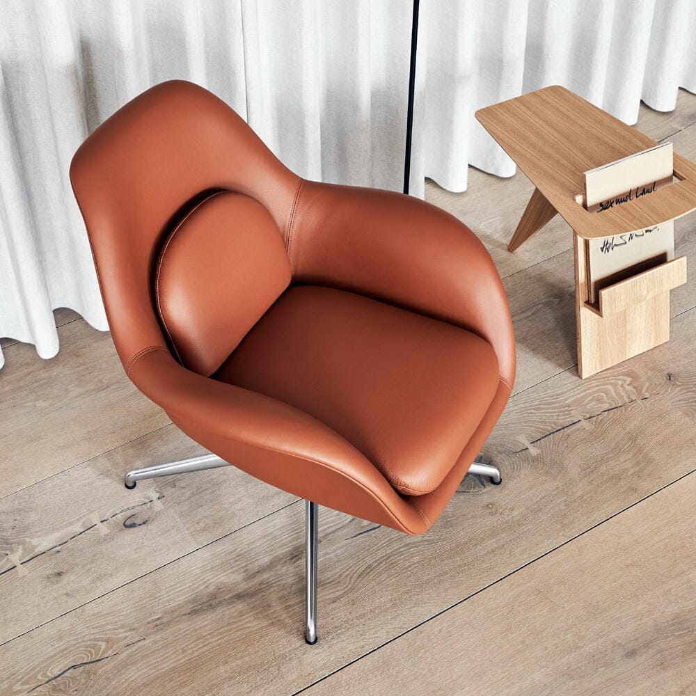 Swoon Petit Lounge Chair With Swivel Base lounge chairs Fredericia 