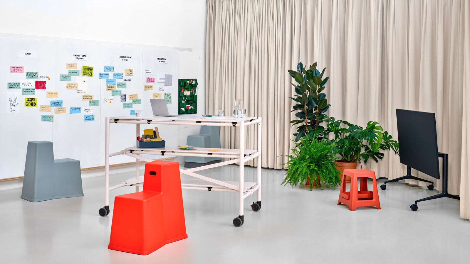 Chap Stackable Stool Stools Vitra 