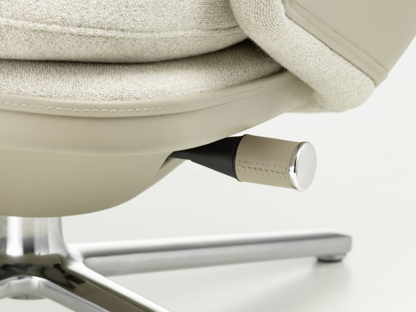 Grand Relax Lounge Chair lounge chair Vitra 