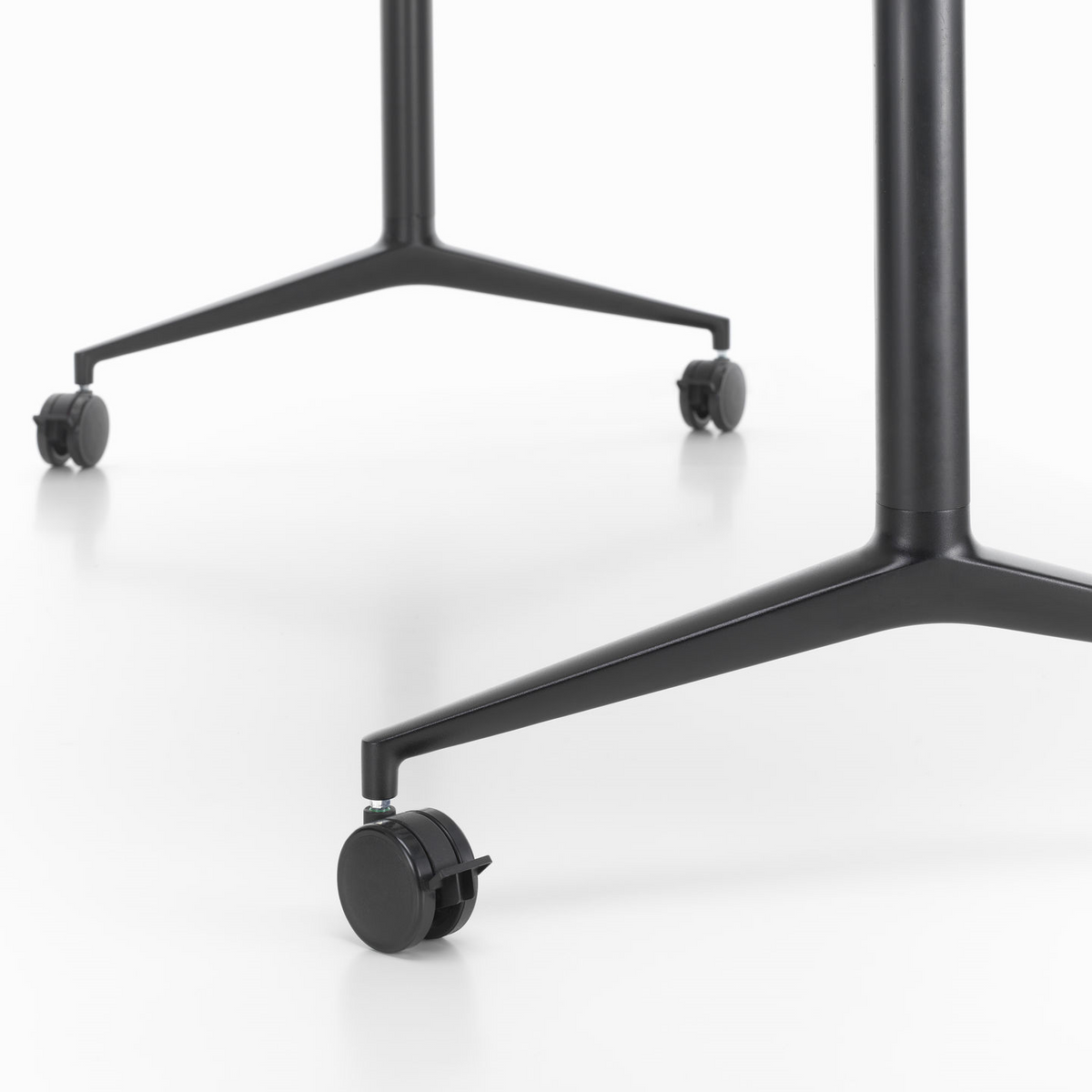 MedaMorph Folding Table Dining Tables Vitra 