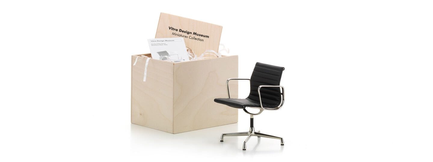 Miniature Eames Aluminium Management Chair by Vitra Art Vitra 