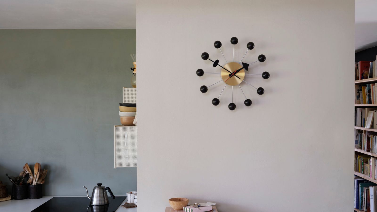 Nelson Ball Clock - Black / Brass Clocks Vitra 