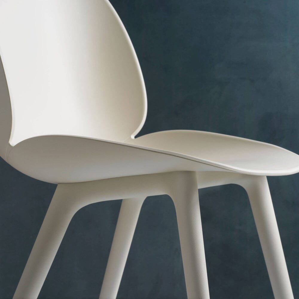 Beetle Dining Chair - Monochrome - Plastic Base Chairs Gubi 