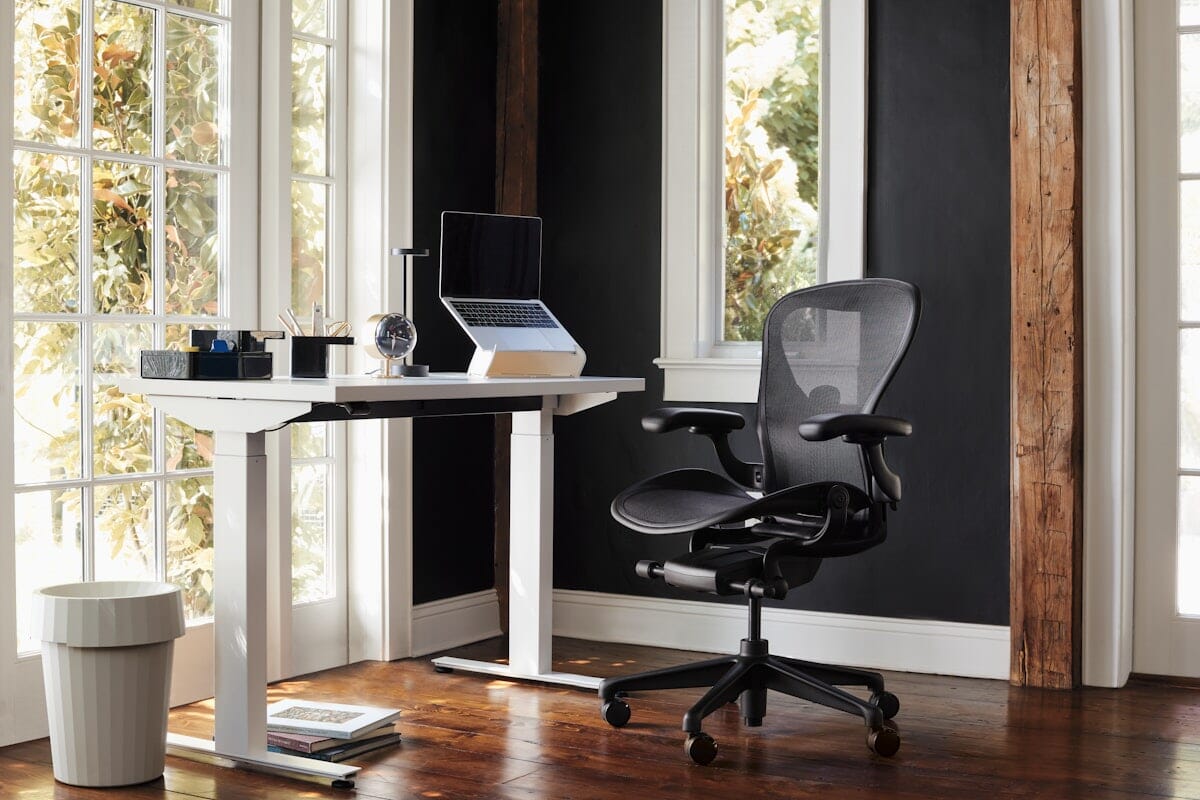 Nevi Sit-to-Stand Rectangular Table with T-Foot Desk herman miller 